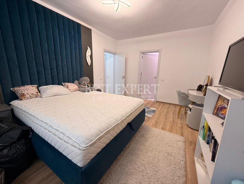 Trei camere ultrafinisat cu 2 parcari, mutare rapida/ STB 5 minute